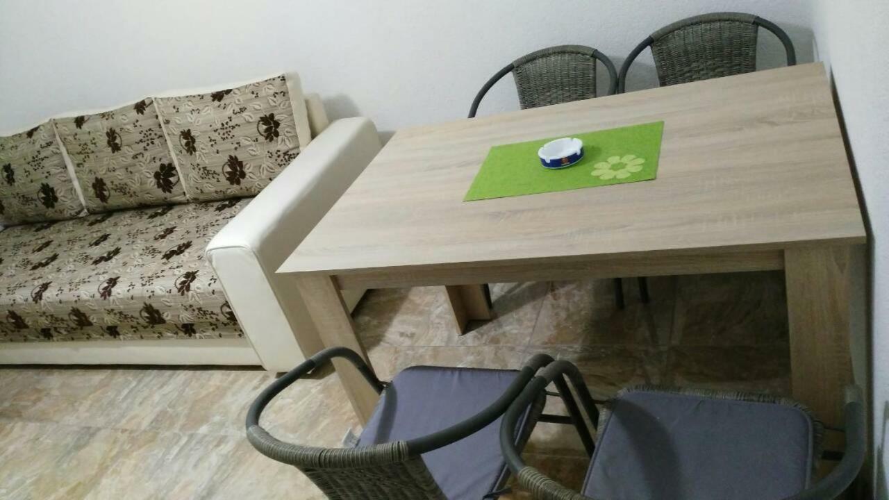 Marina Appartement Buitenkant foto
