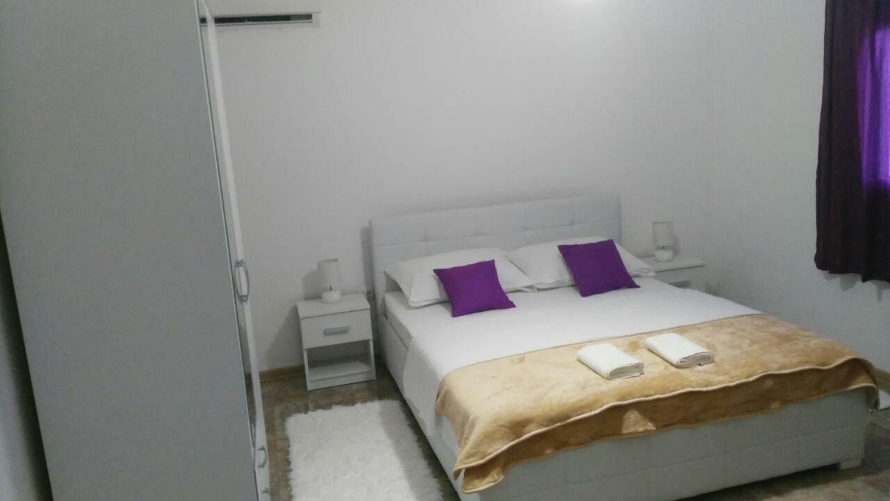 Marina Appartement Buitenkant foto