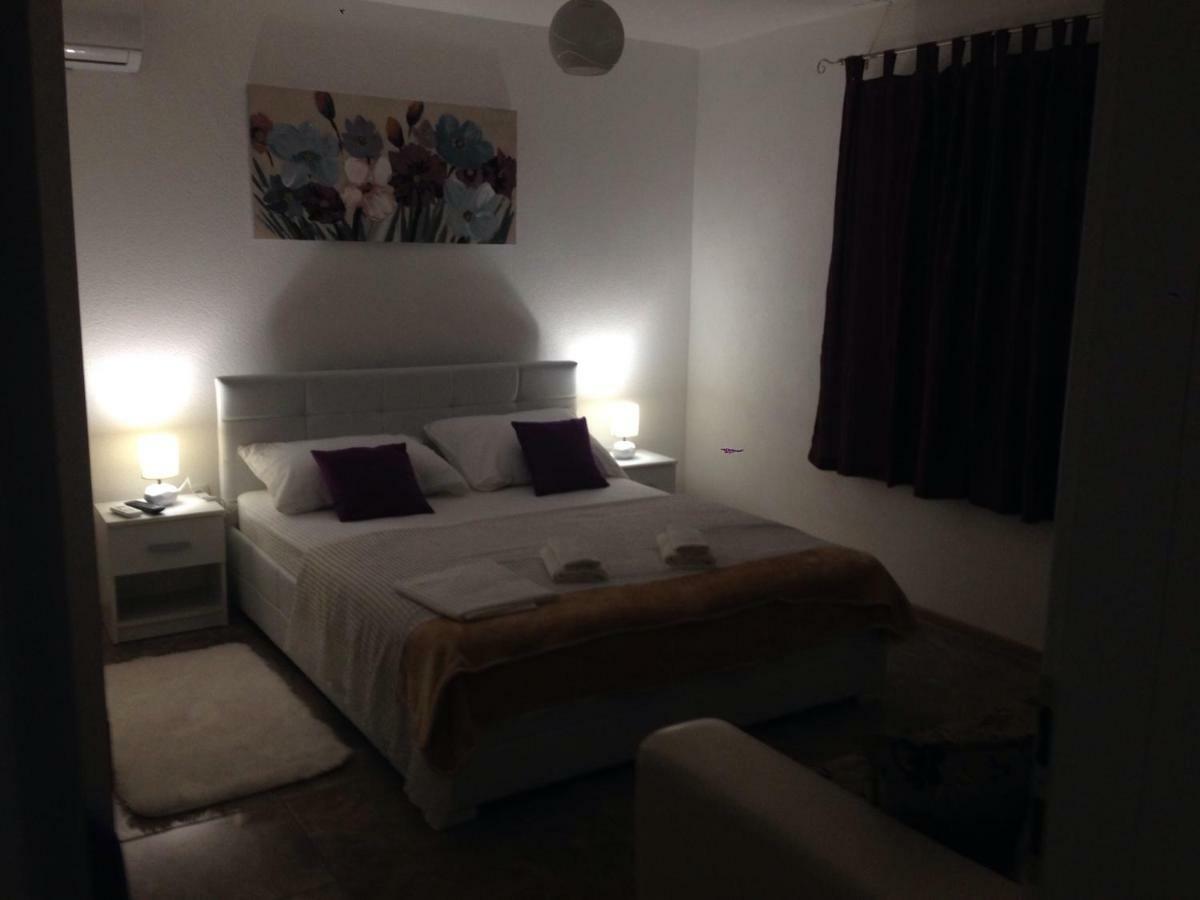 Marina Appartement Buitenkant foto